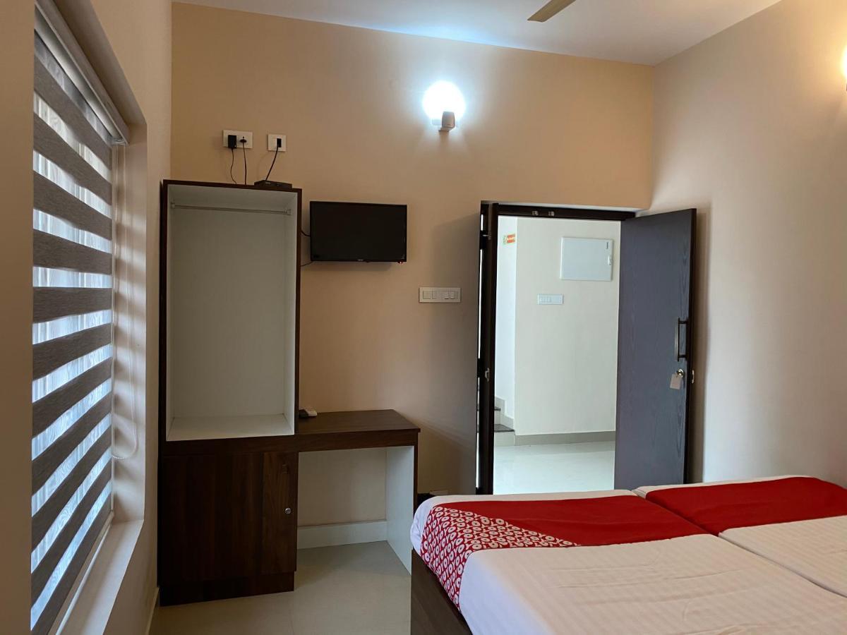 La Mer Inn Kozhikode Exteriör bild